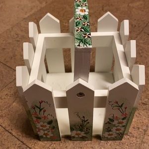 Home Interiors Floral basket